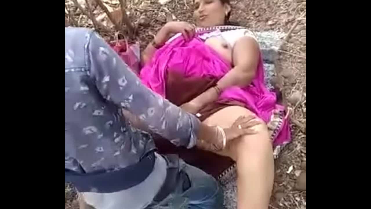 indian aunty enjoying sex at outdoor xxx porn