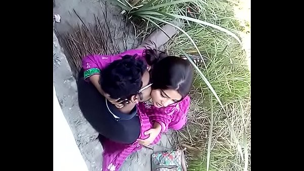 Hot Kiss Gagzipur er hot meya Diabari Uttara aisha chodai in park