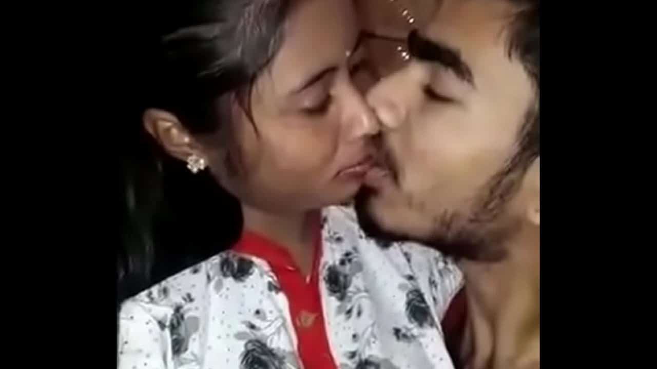 desi indian college lovers passionate kissing with standing sex mms